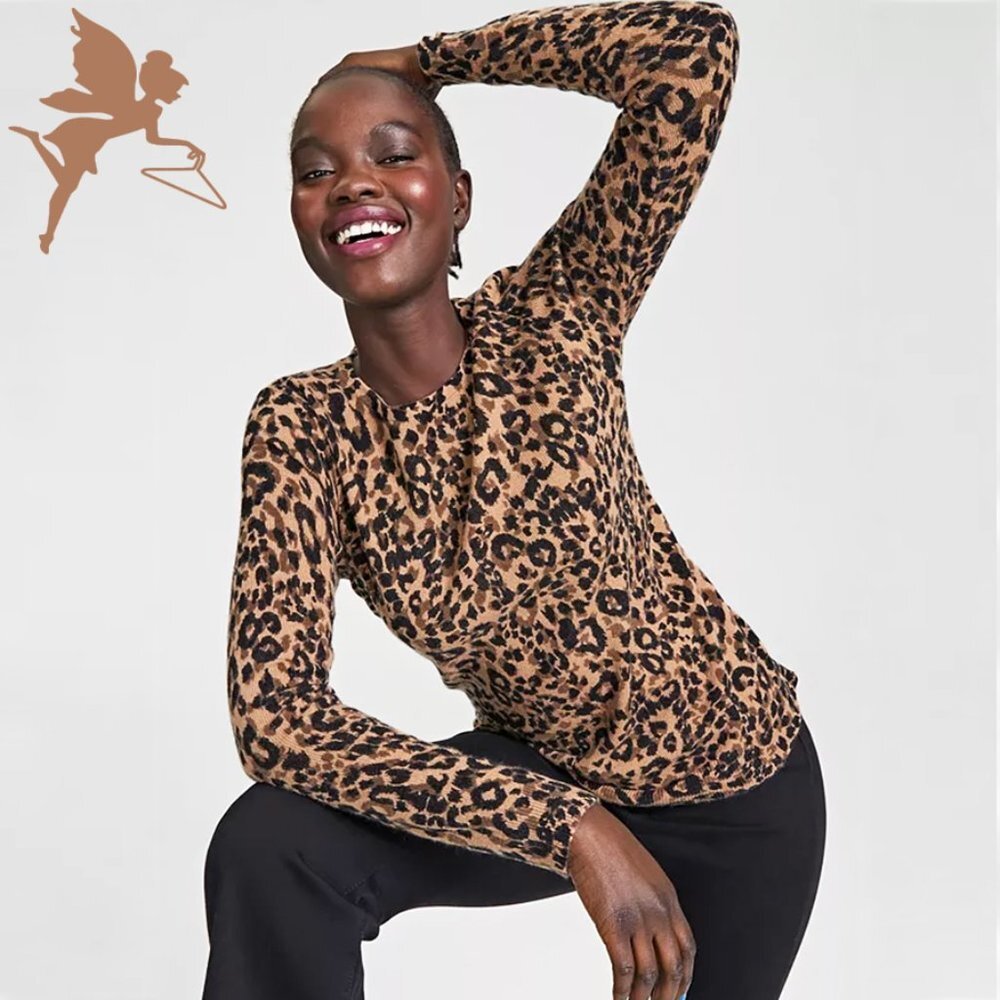 CHARTER CLUB Luxury Cashmere Fitted Leopard Crew Neck Sweater